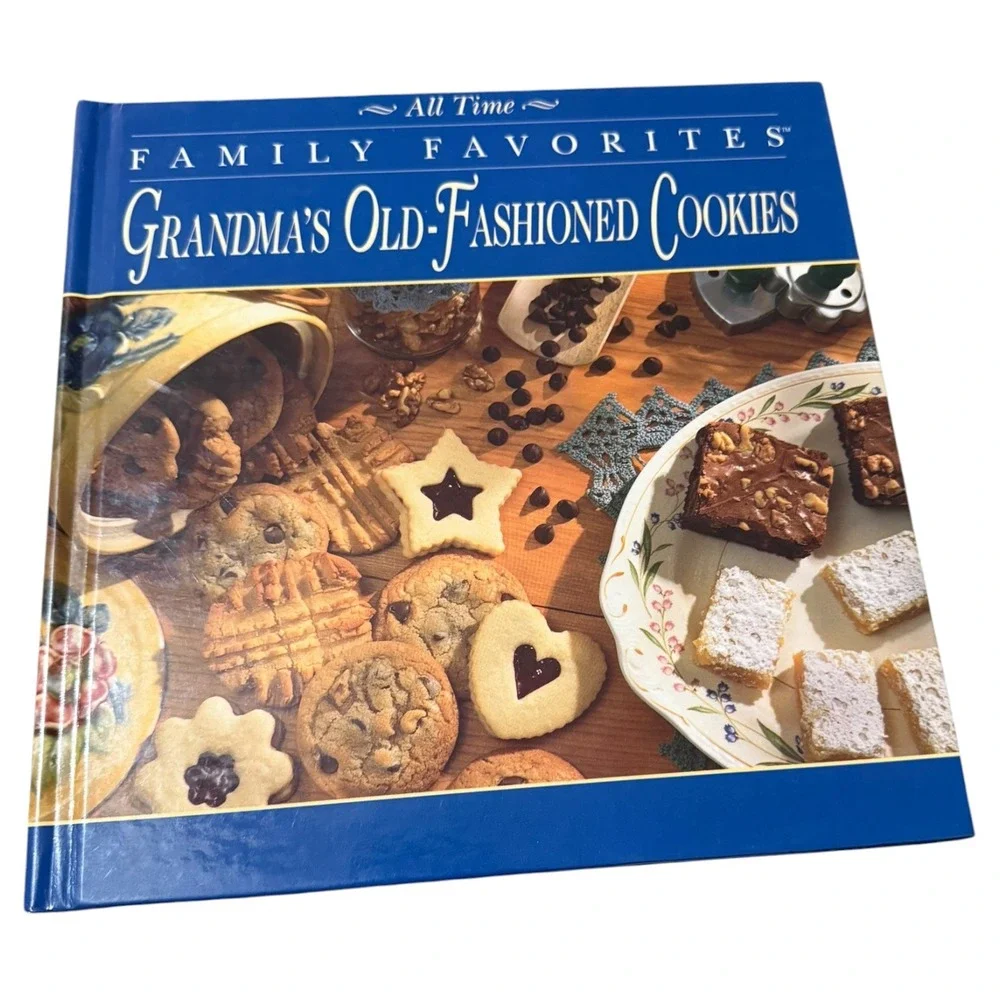 Publications International Grandma's Old-Fashioned Cookies & Bake Sale Book Set